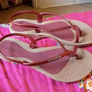 Terra & Agua sandals size 10
